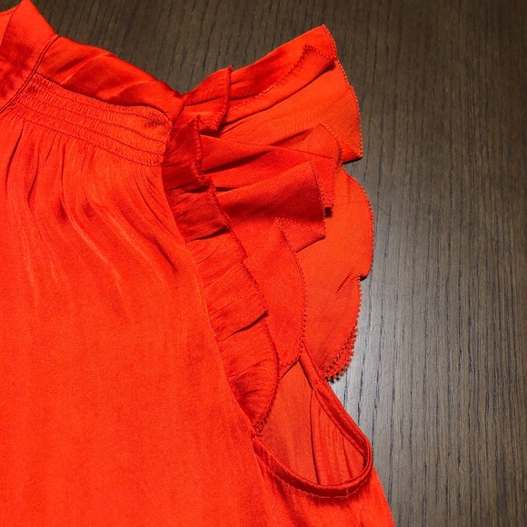 NWT Banana Republic Satin Top - Picture 3 of 5